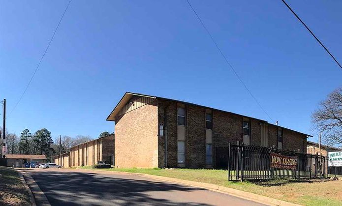 Ward Plaza Apartments Front Entrance