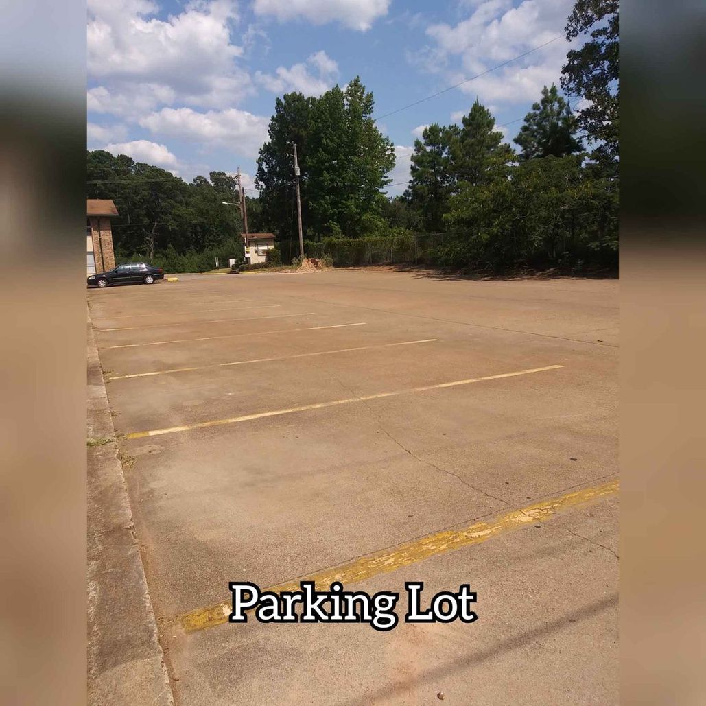 Ward Plaza Apartments Parking Lot